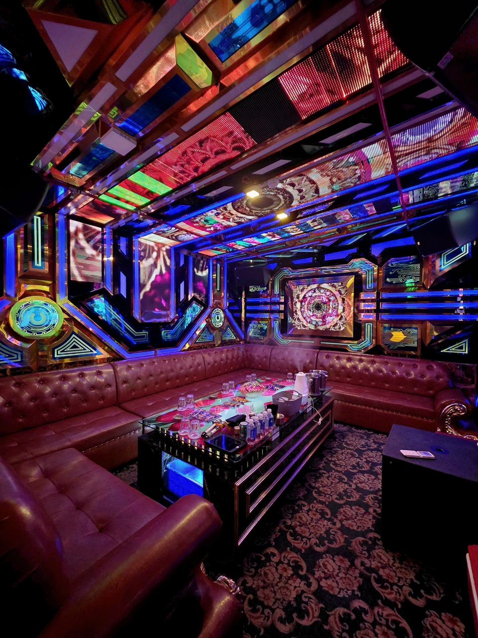 Karaoke Lotus Restaurant - 57 Phạm Viết Chánh, Quận 1