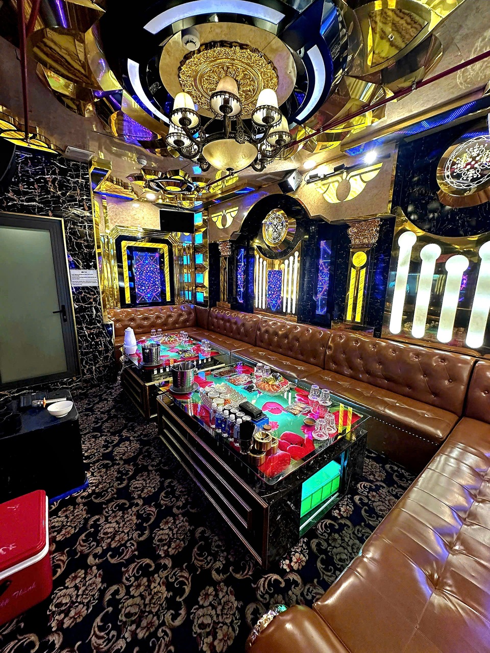 Karaoke Lotus Restaurant - 57 Phạm Viết Chánh, Quận 1