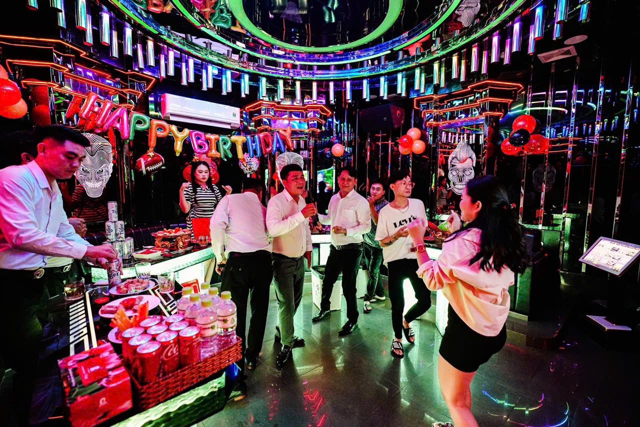 Karaoke Amazon - 119-121 Tân Sơn Nhì , Quận Tân Phú