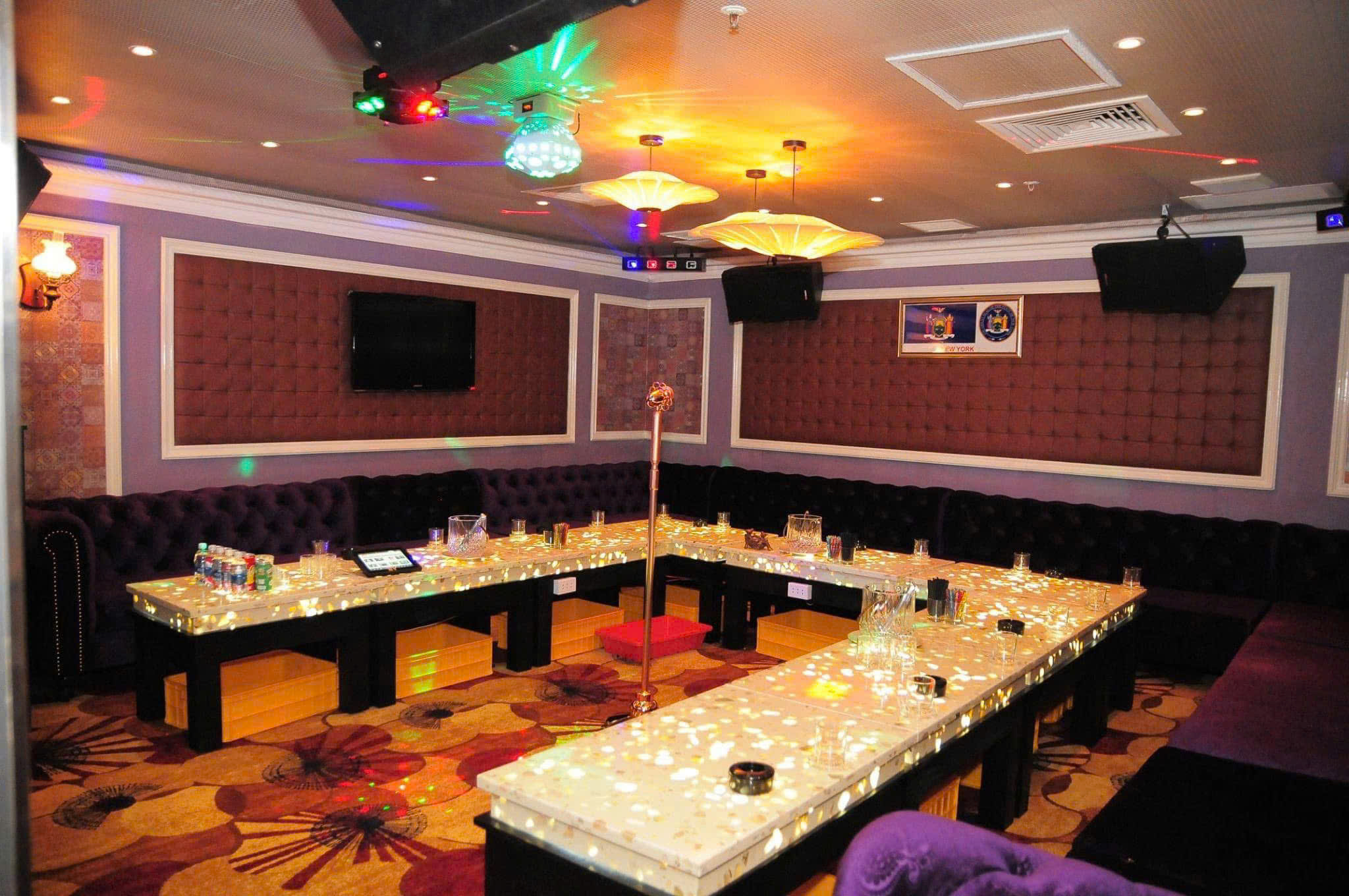 Karaoke BOSS Restaurant & KTV - KDC Trung Sơn Bình Chánh