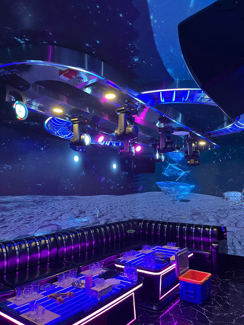 Karaoke Du Xuân - 3 Trần Khắc Chân, Quận 1