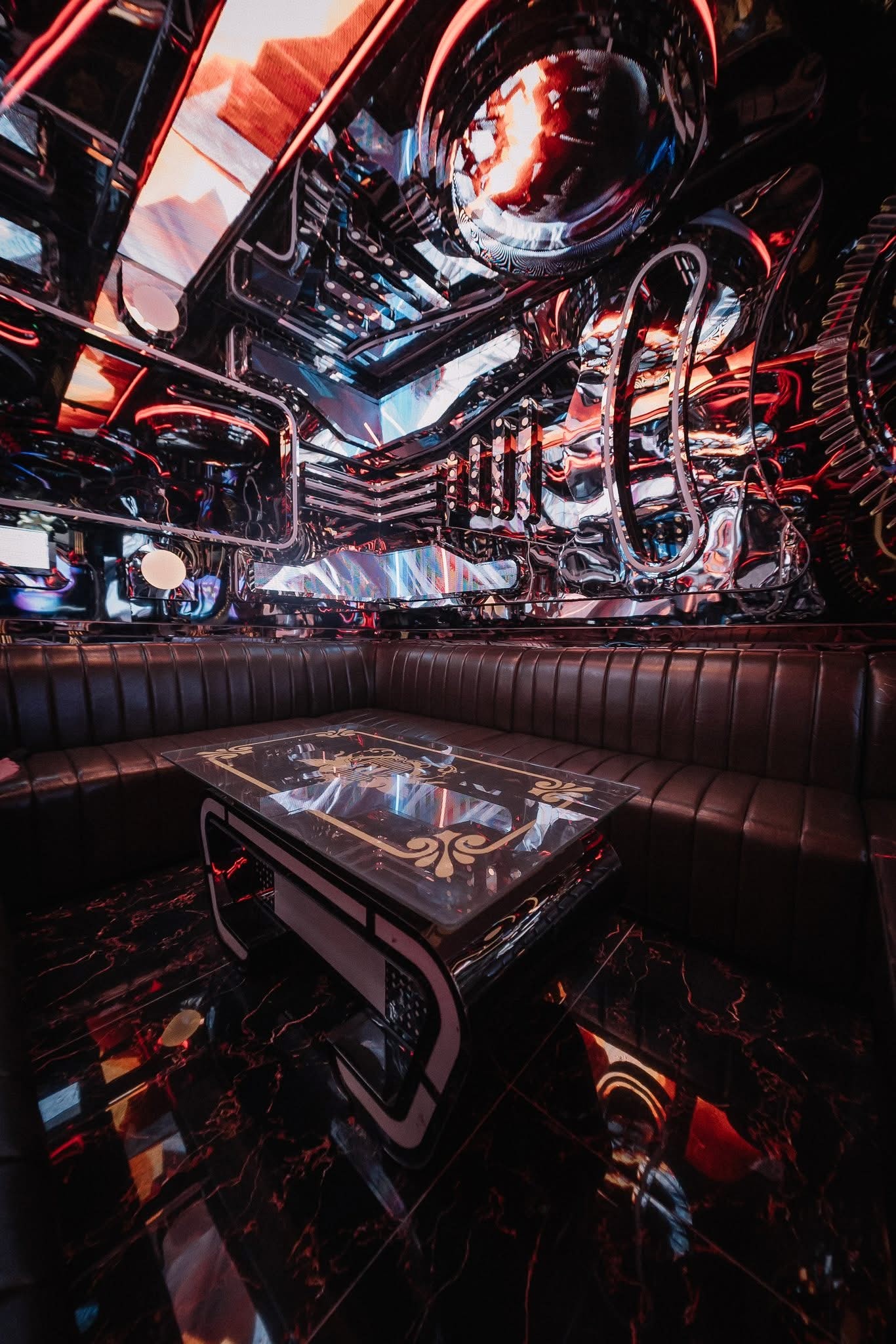 Karaoke 303 Phạm Văn Đồng, Gò Vấp