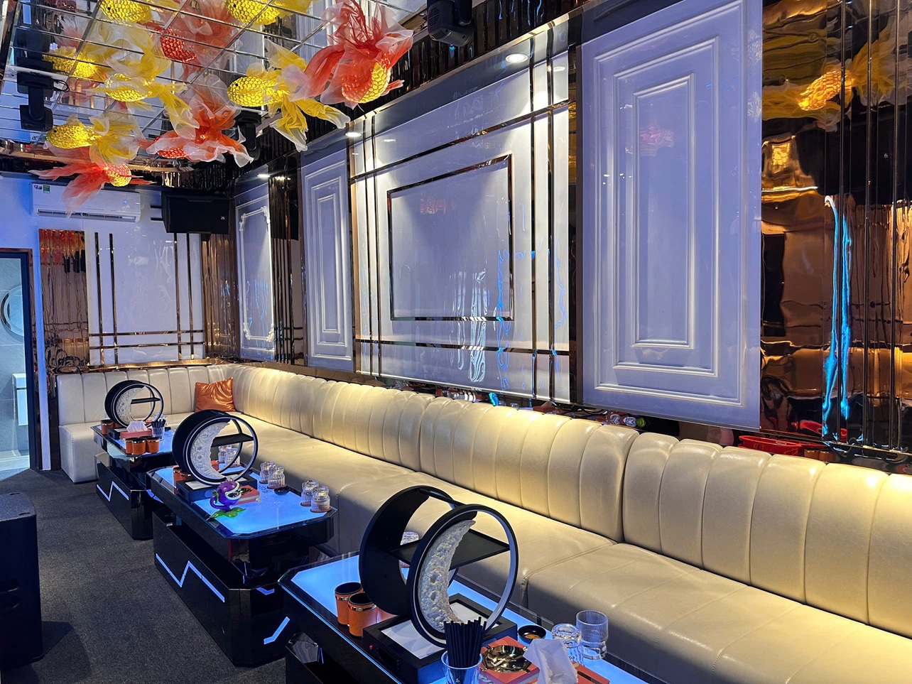 H Restaurant - LV Bistro K - 216 Lê Hồng Phong Quận 5