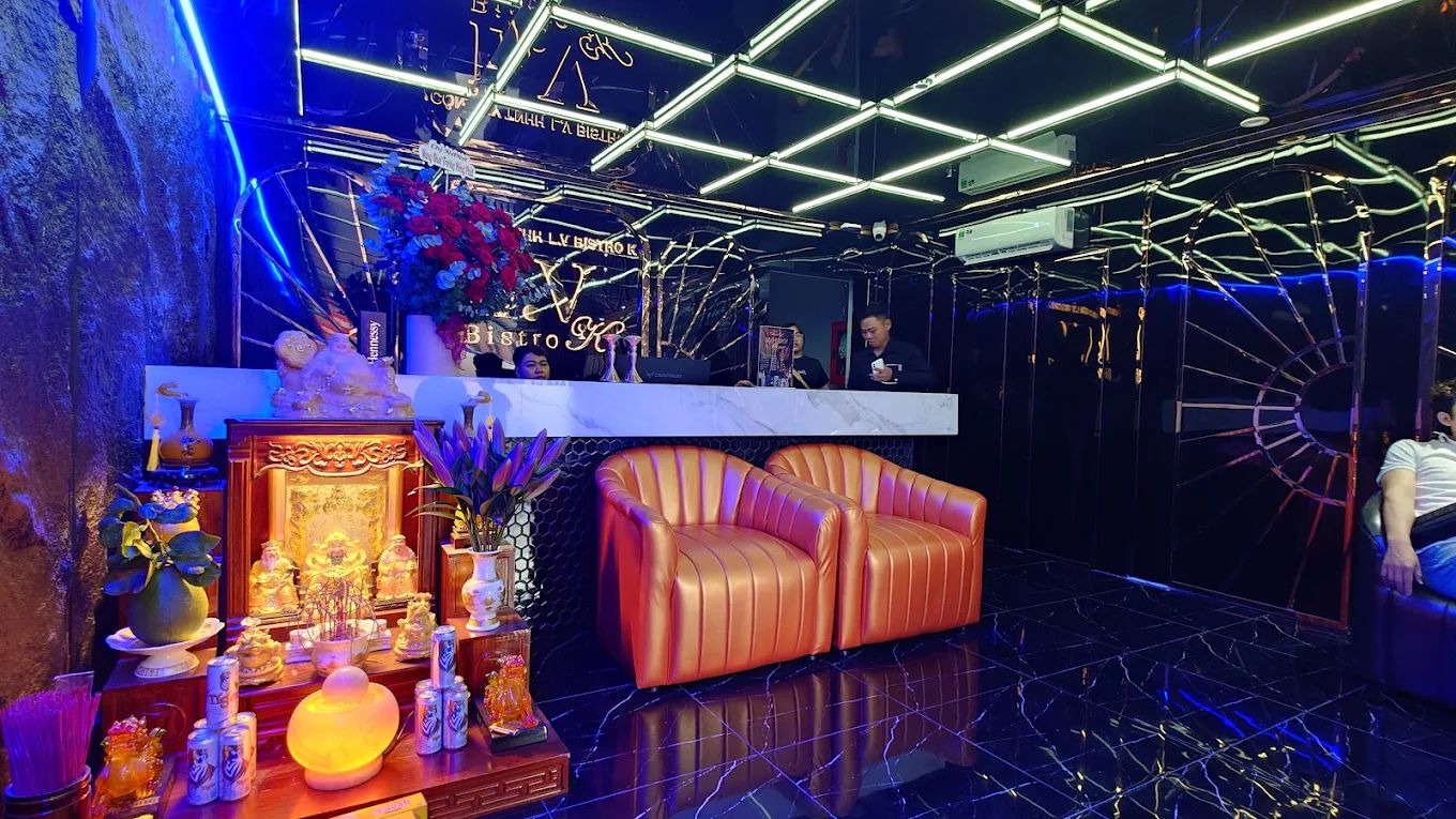 Karaoke L.V BISTRO - 214 Lê Hồng Phong, Quận 5