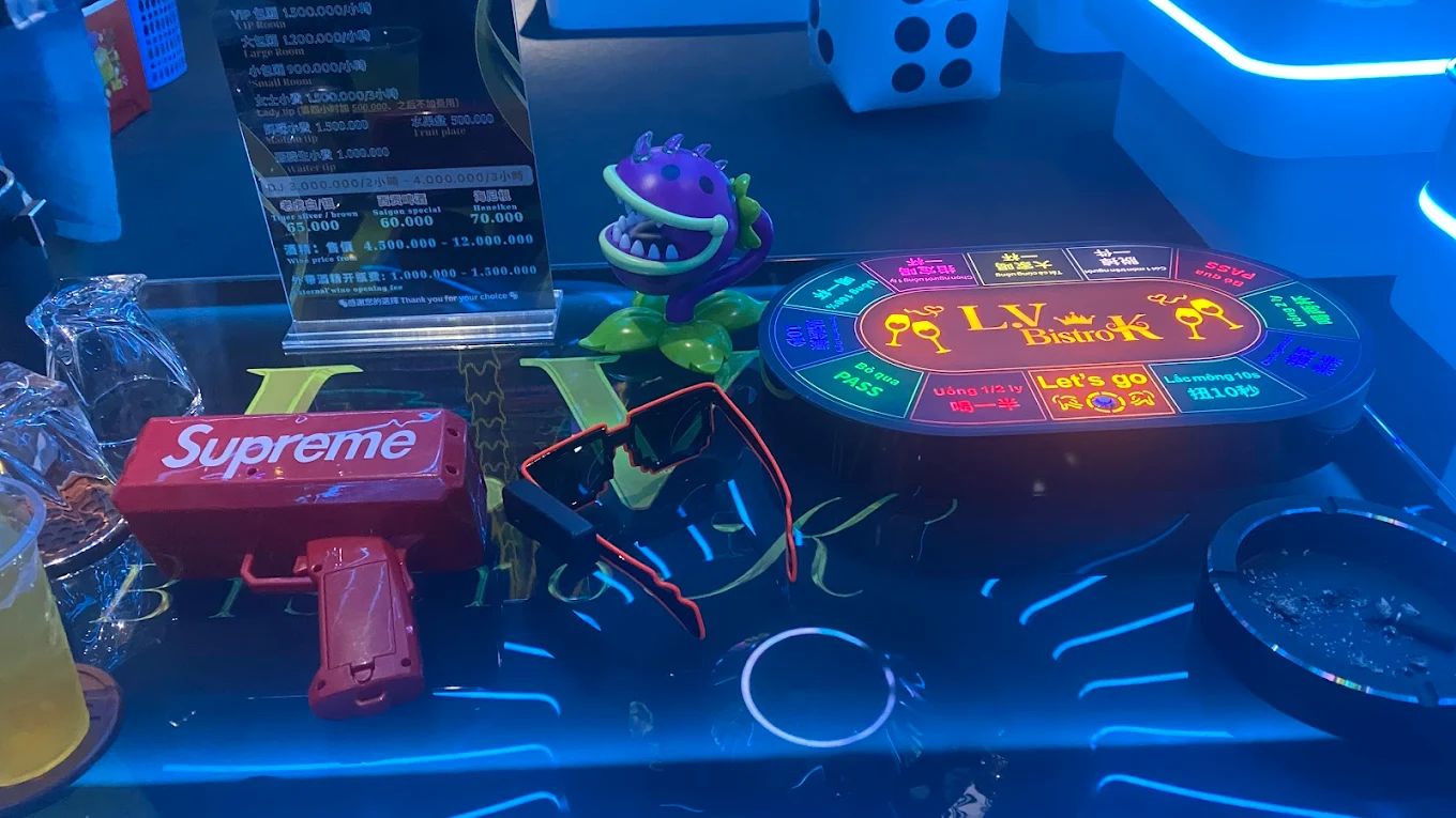 Karaoke L.V BISTRO - 214 Lê Hồng Phong, Quận 5