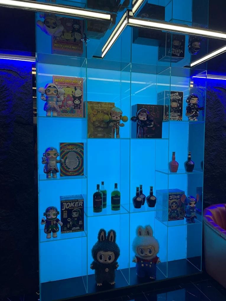 Karaoke L.V BISTRO - 214 Lê Hồng Phong, Quận 5