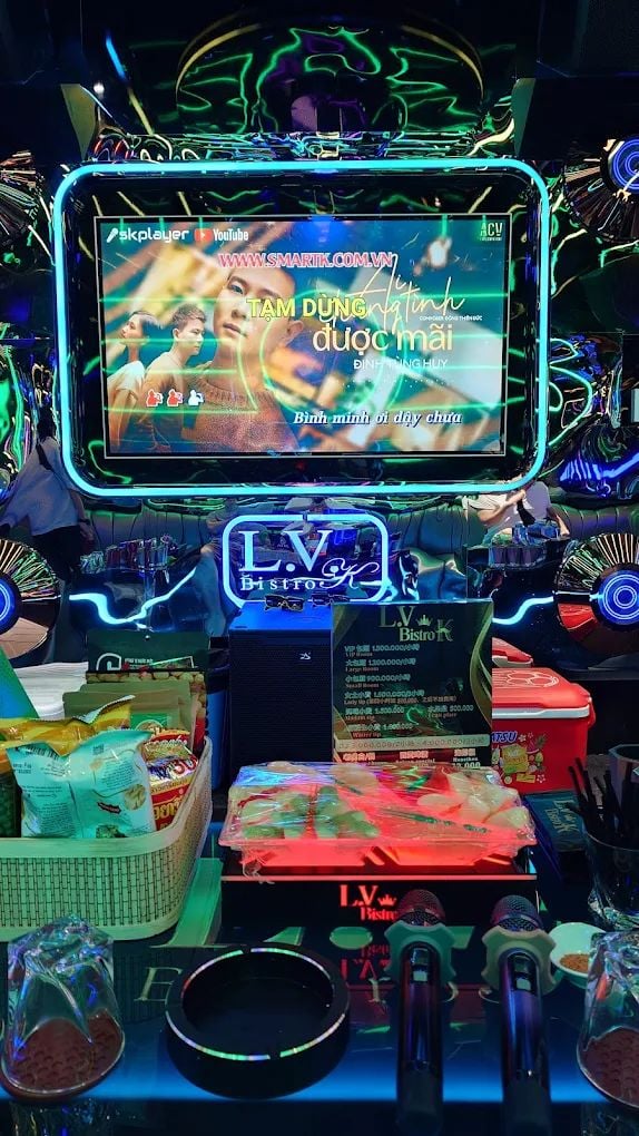 Karaoke L.V BISTRO - 214 Lê Hồng Phong, Quận 5