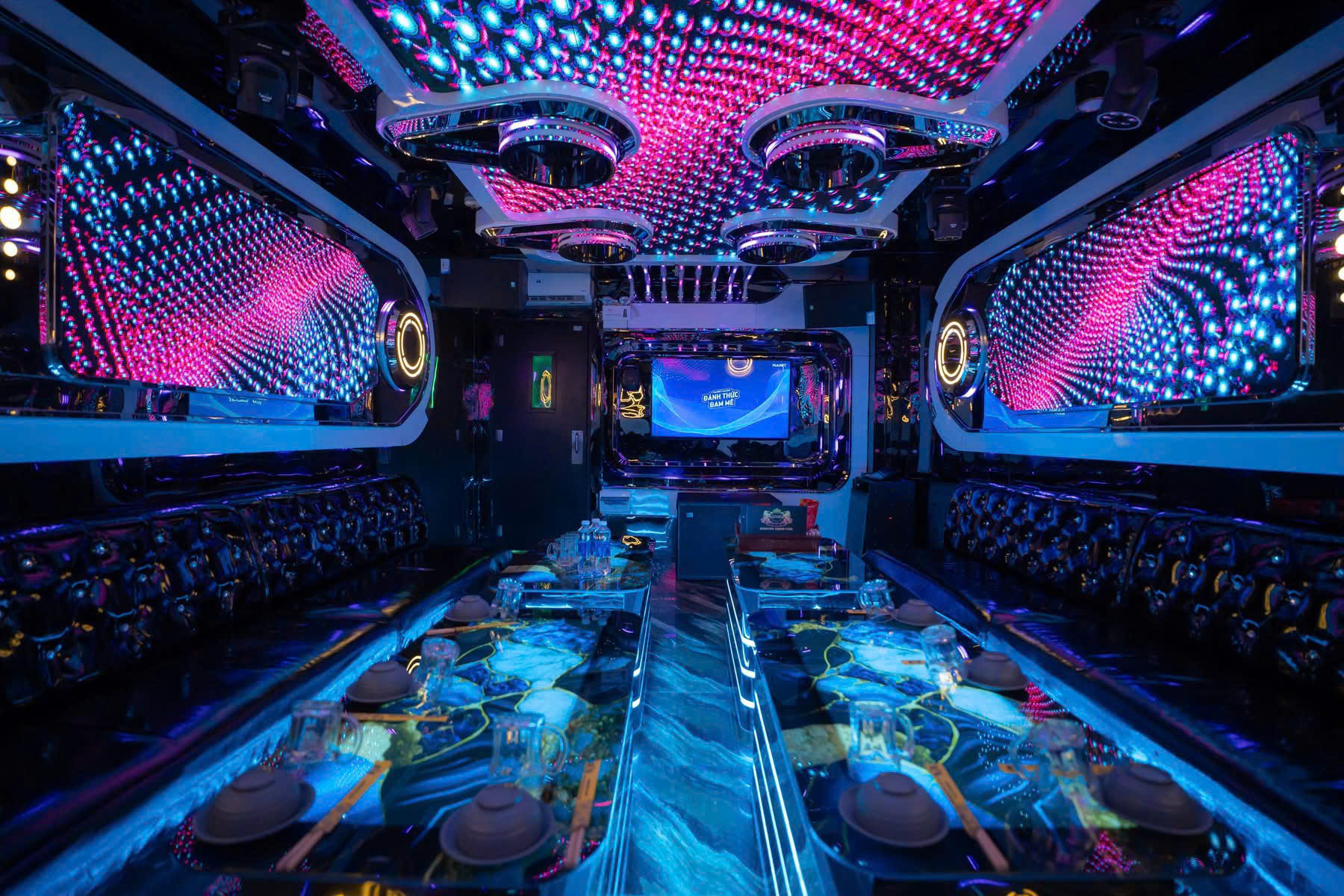 Karaoke Queen Star - 378 Nguyễn Văn Lượng, Gò Vấp