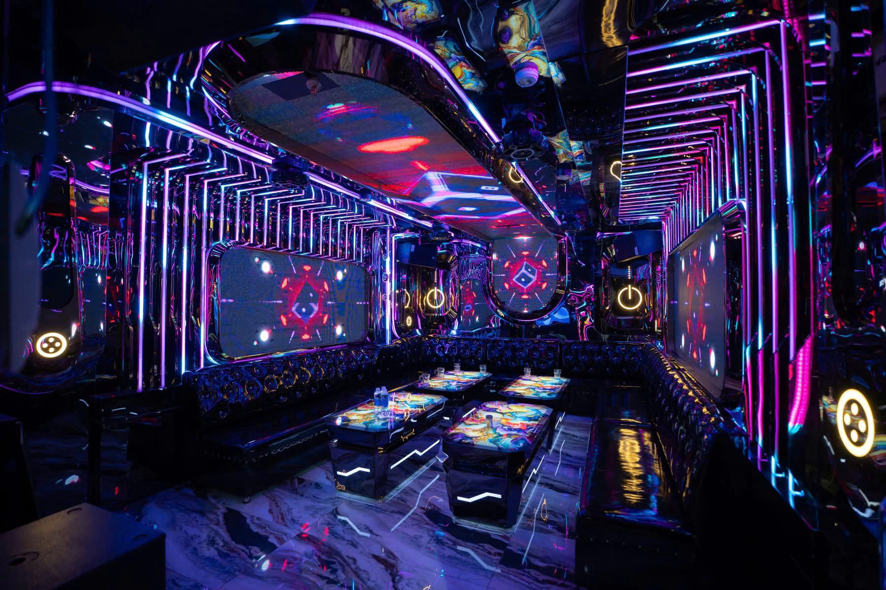 Karaoke Queen Star - 378 Nguyễn Văn Lượng, Gò Vấp