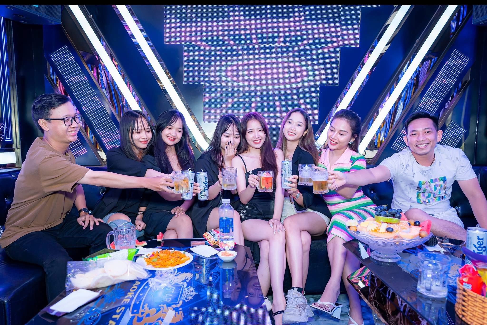 Karaoke Lucky Star - 346 Phan Văn Trị, Bình Thạnh