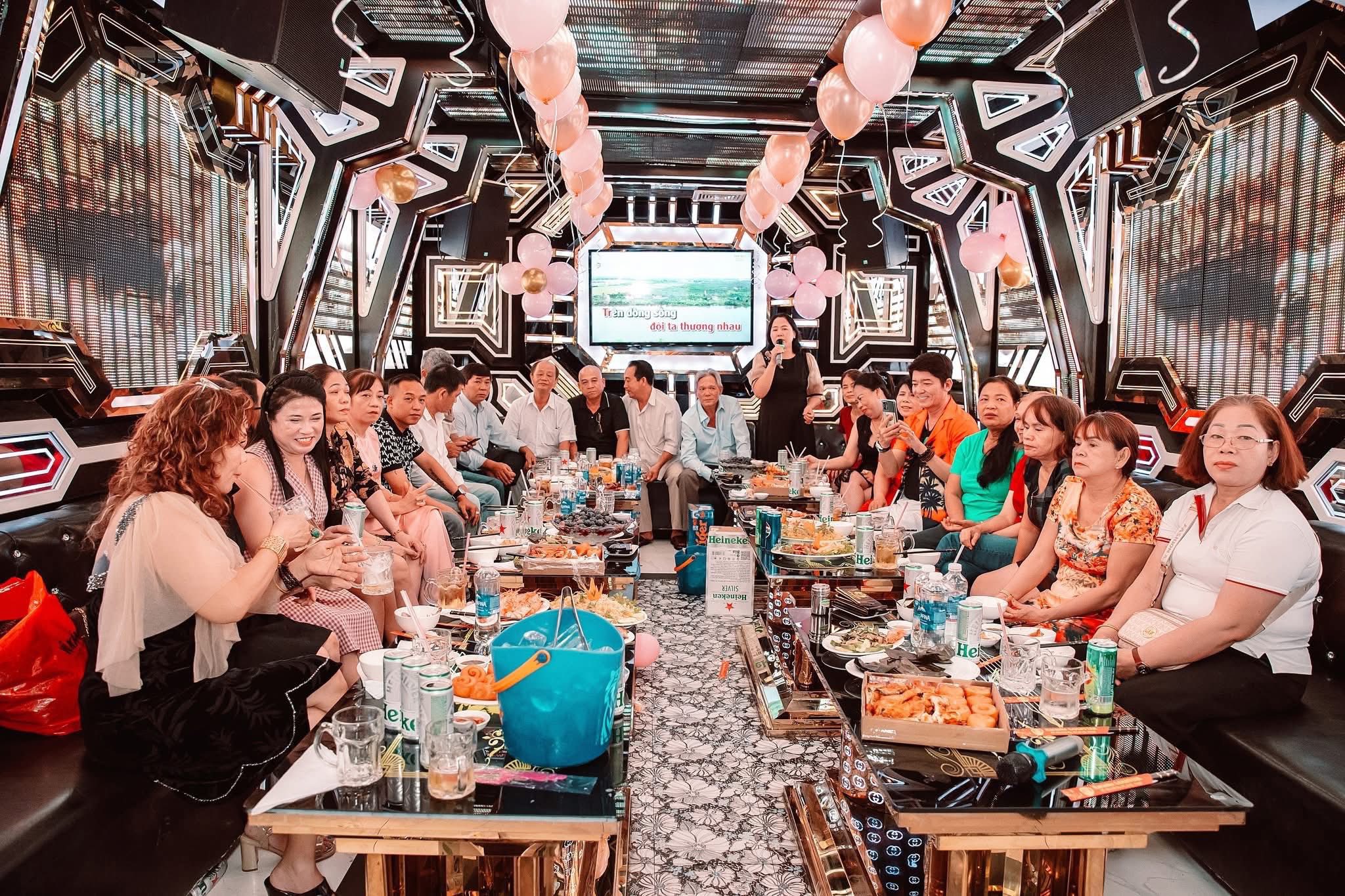 Karaoke Lucky Star - 346 Phan Văn Trị, Bình Thạnh