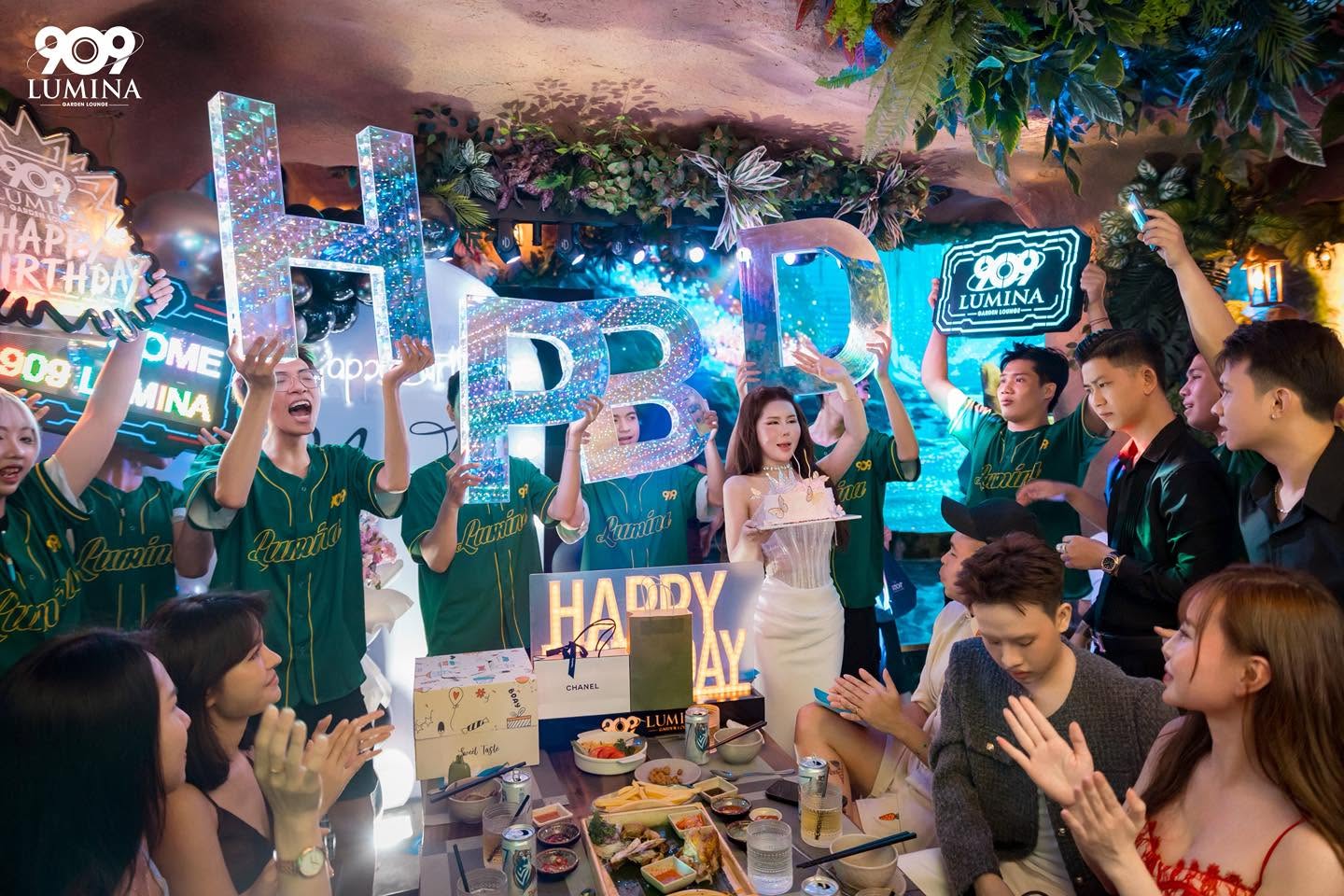 909 Beer Garden Lumina- Trần Hưng Đạo, Quận 5