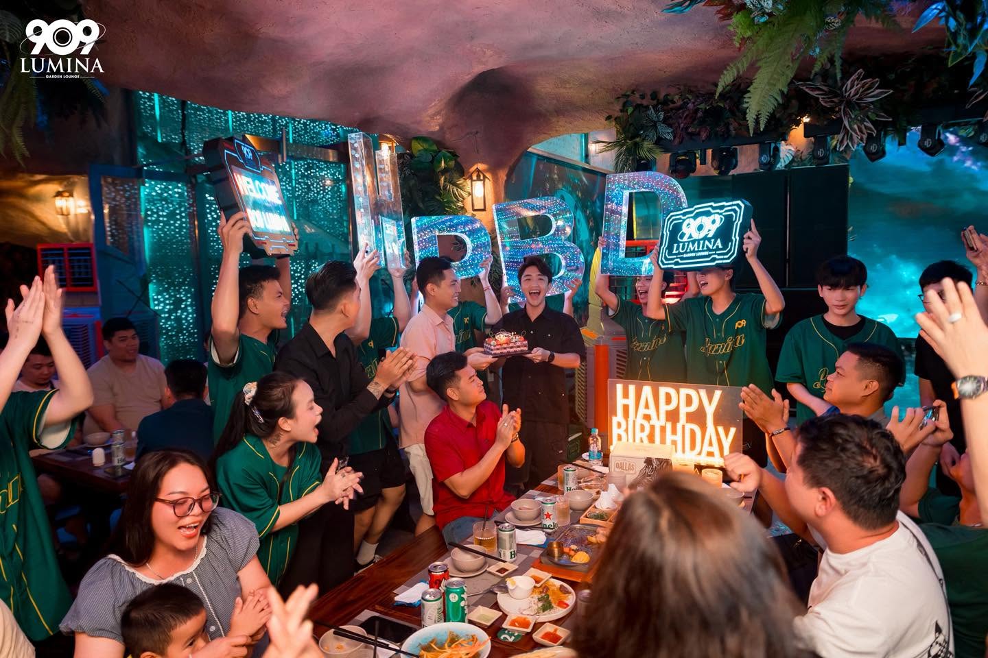 909 Beer Garden Lumina- Trần Hưng Đạo, Quận 5
