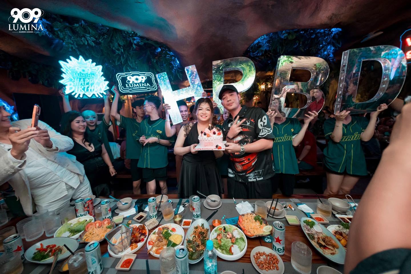 909 Beer Garden Lumina- Trần Hưng Đạo, Quận 5