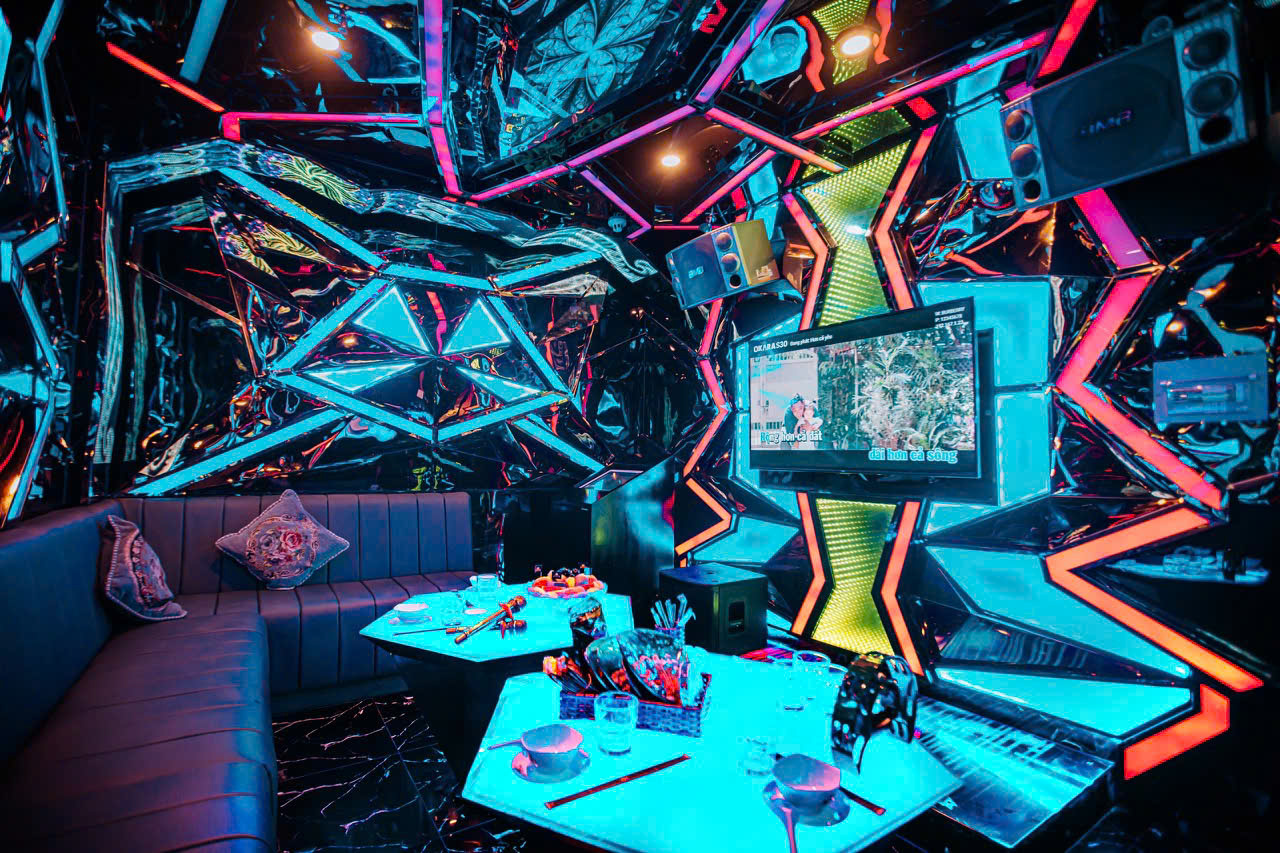 Karaoke Kingdom - 67 Phạm Viết Chánh, Quận 1