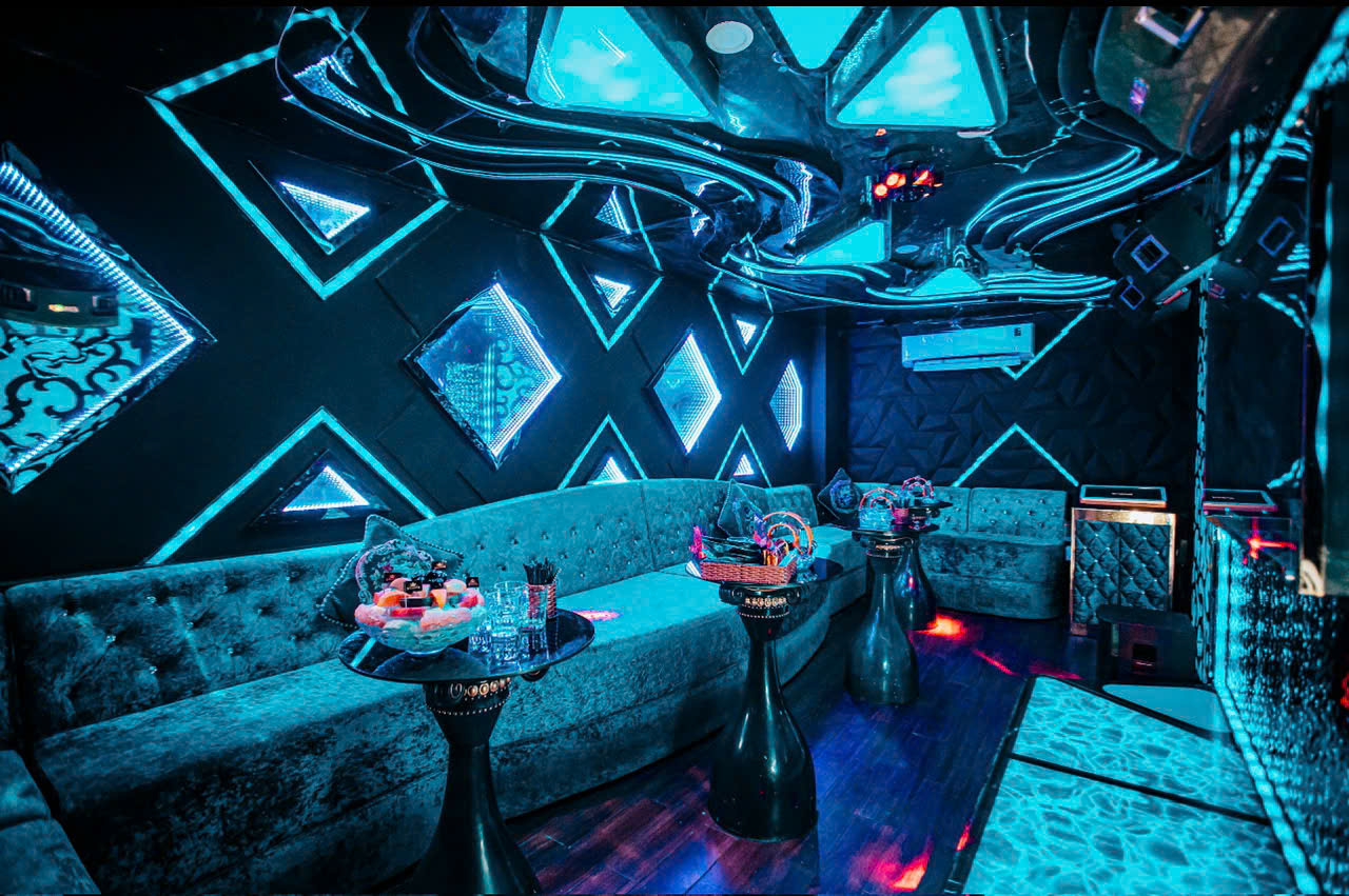 Karaoke Kingdom - 67 Phạm Viết Chánh, Quận 1