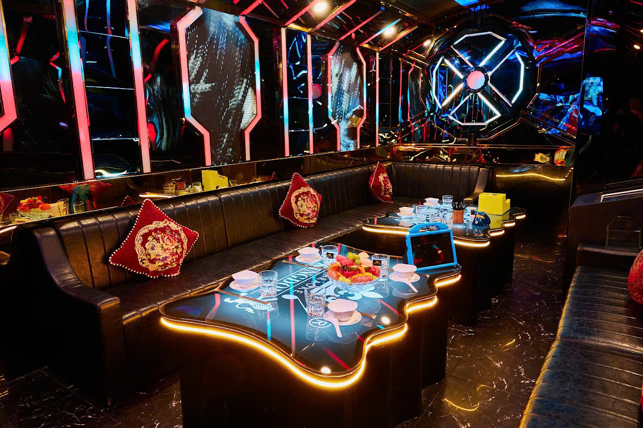 Karaoke Kingdom - 67 Phạm Viết Chánh, Quận 1