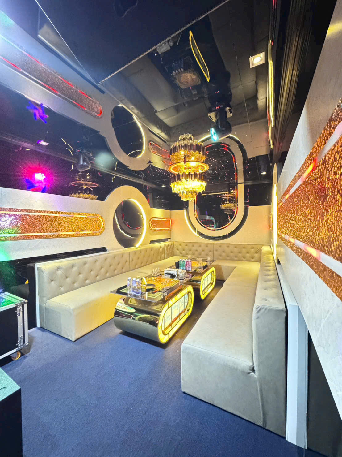 Karaoke RED KTV - 155 Nguyễn Văn Cừ, Quận 5