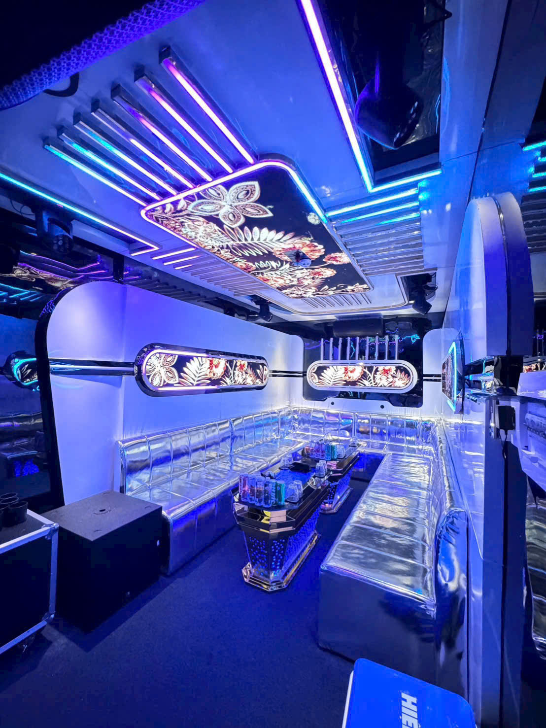 Karaoke RED KTV - 155 Nguyễn Văn Cừ, Quận 5