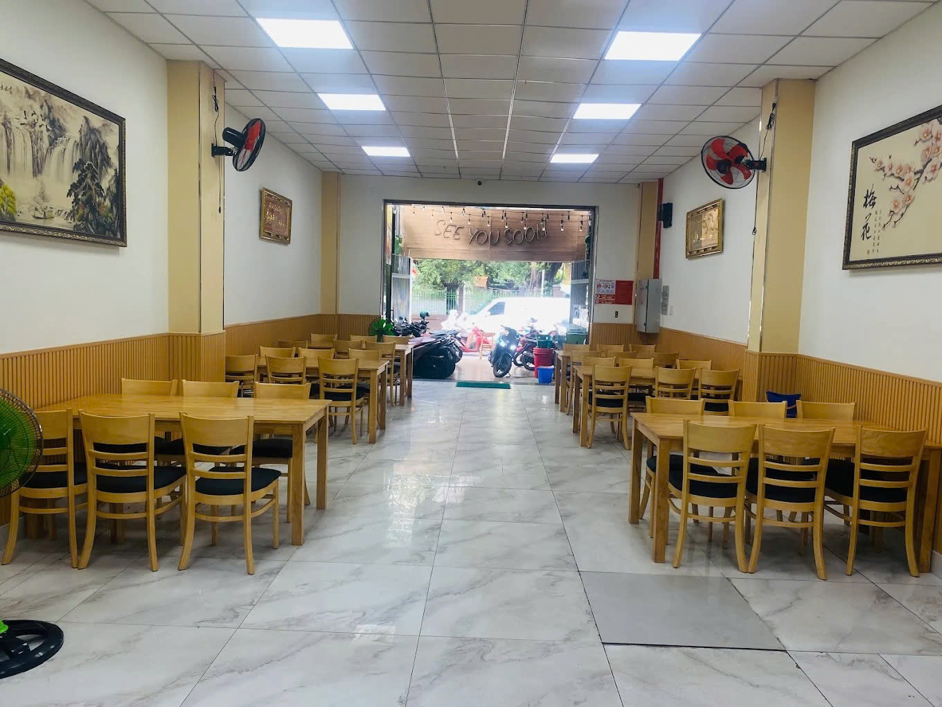 Hồng Phong 雄峯 - 305 Âu Cơ, Quận Tân Phú