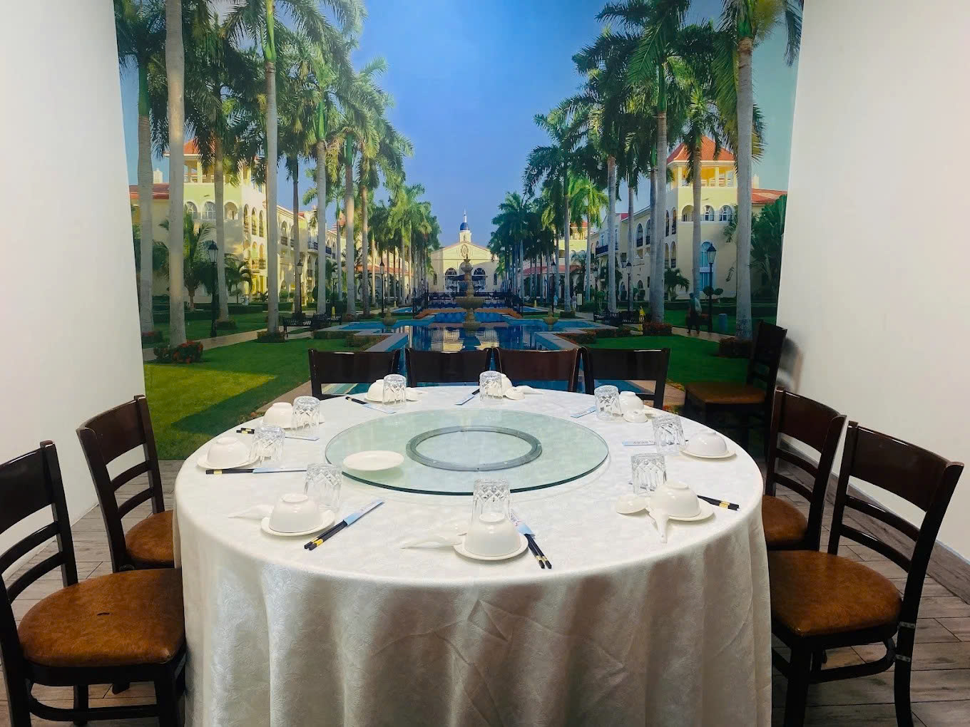 Hồng Phong 雄峯 - 305 Âu Cơ, Quận Tân Phú