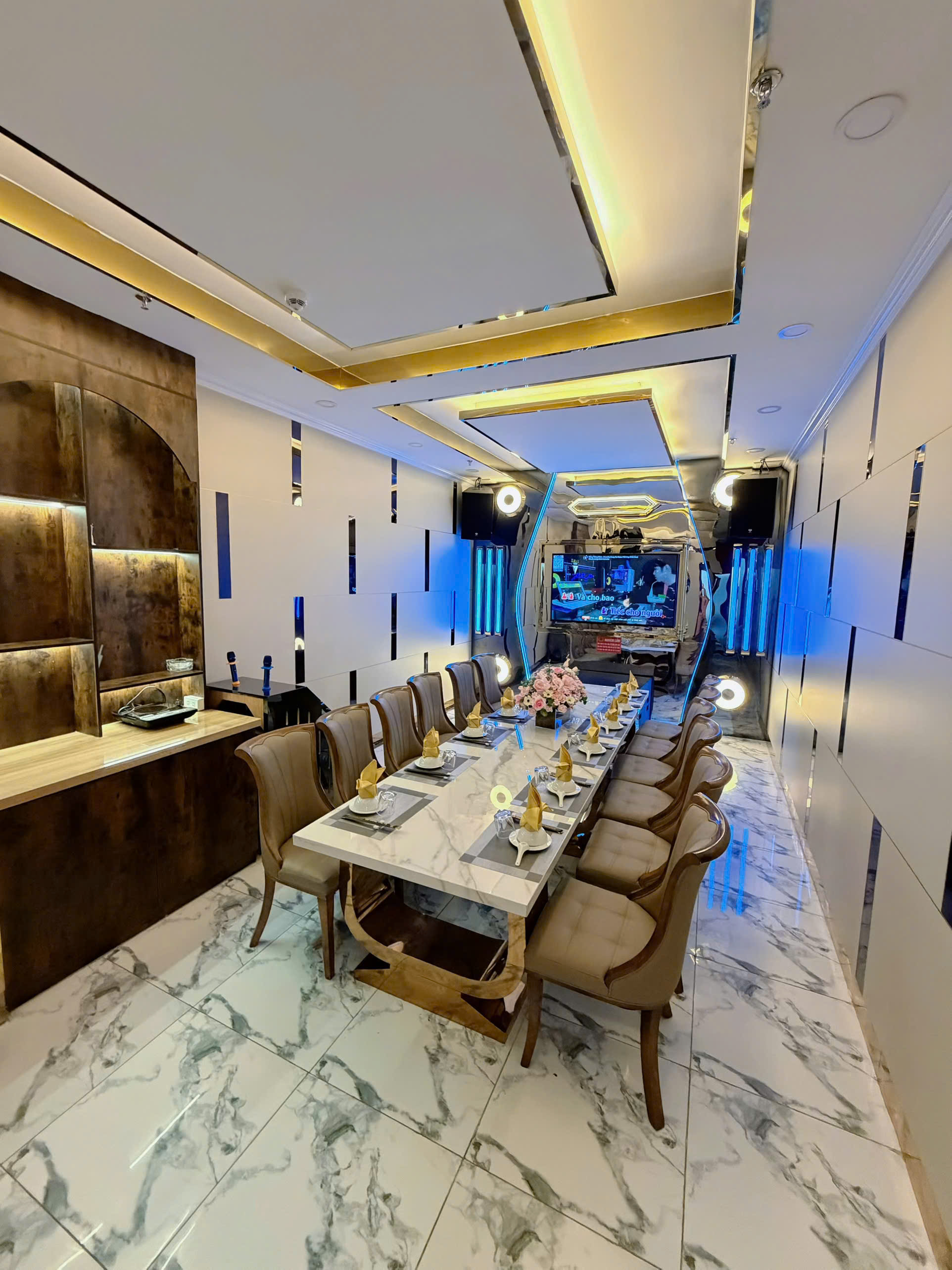 Nhà Hàng Thượng Hải Restaurant - 399 Vành Đai Trong