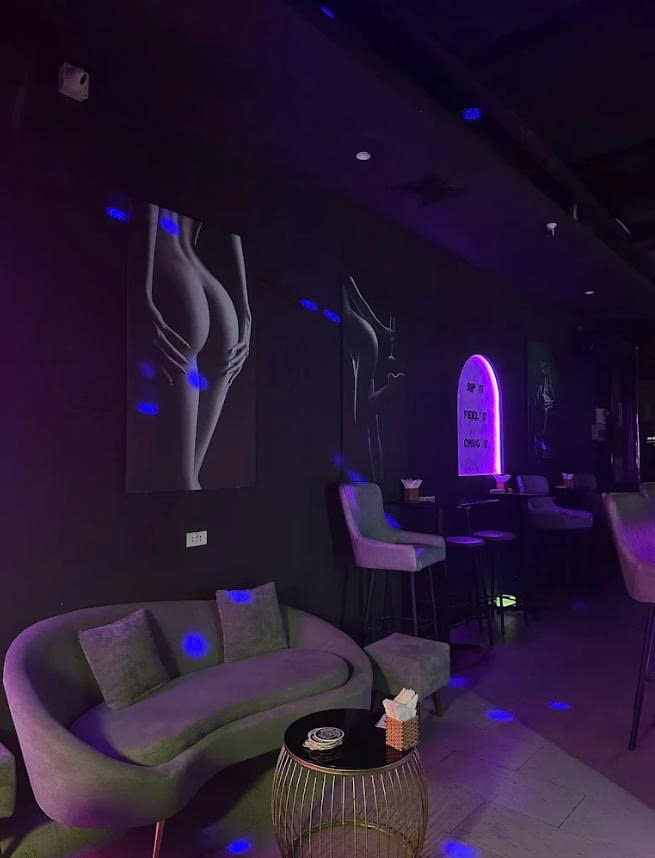 Maze Bar Darts & Pool - 36 Tôn Thất Thiệp, Quận 1