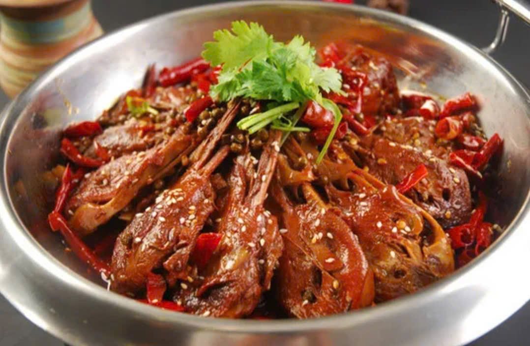 Quế Tương Lầu 桂湘楼 - 211 Hoàng Sa, Quận 1