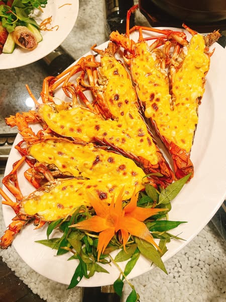 Nhà hàng Hàn Huyên - Số 2 Hồ Biểu Chánh, Quận Phú Nhuận