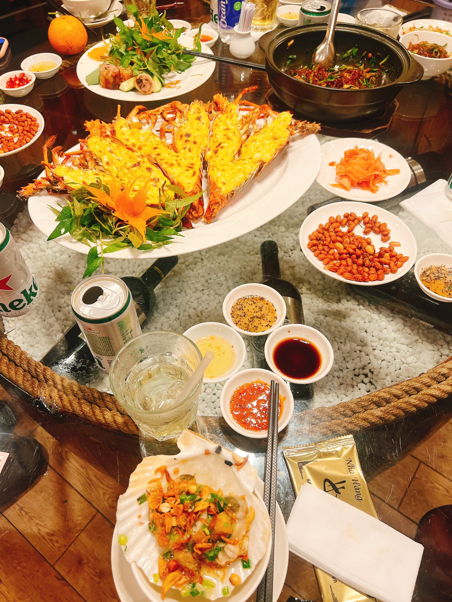 Nhà hàng Hàn Huyên - Số 2 Hồ Biểu Chánh, Quận Phú Nhuận