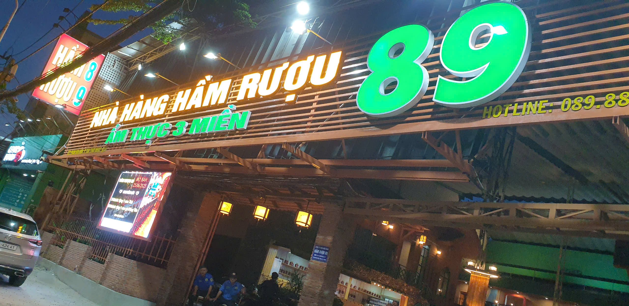 Nhà Hàng Hầm Rượu 89 - 172 Phan Văn Hớn, Phường Đông Hưng Thuận, Quận 12, TP.HCM