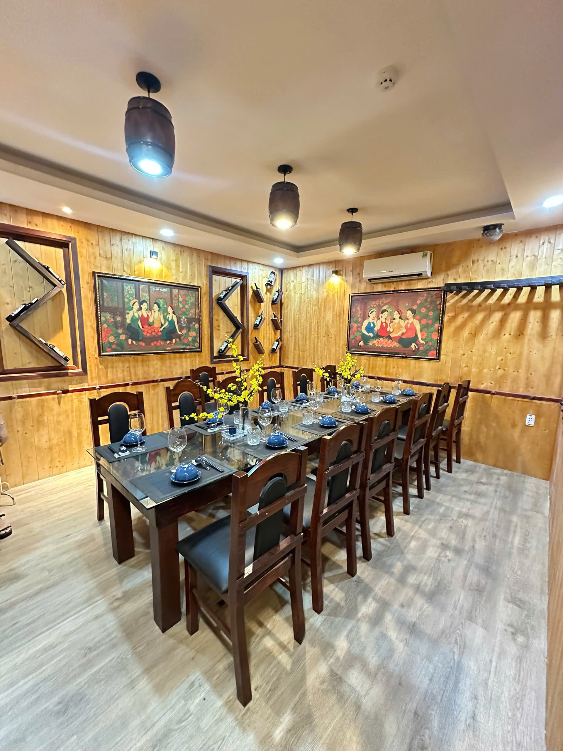 Nhà Hàng Hầm Rượu Hội Bàn Đào - 340 Lê Đức Thọ, Gò Vấp