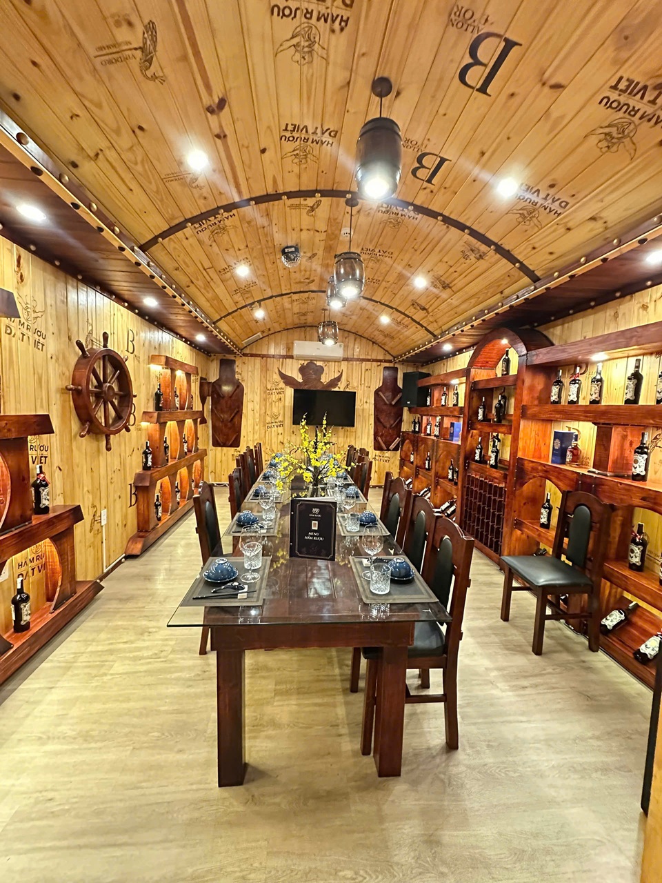 Nhà Hàng Hầm Rượu Hội Bàn Đào - 340 Lê Đức Thọ, Gò Vấp
