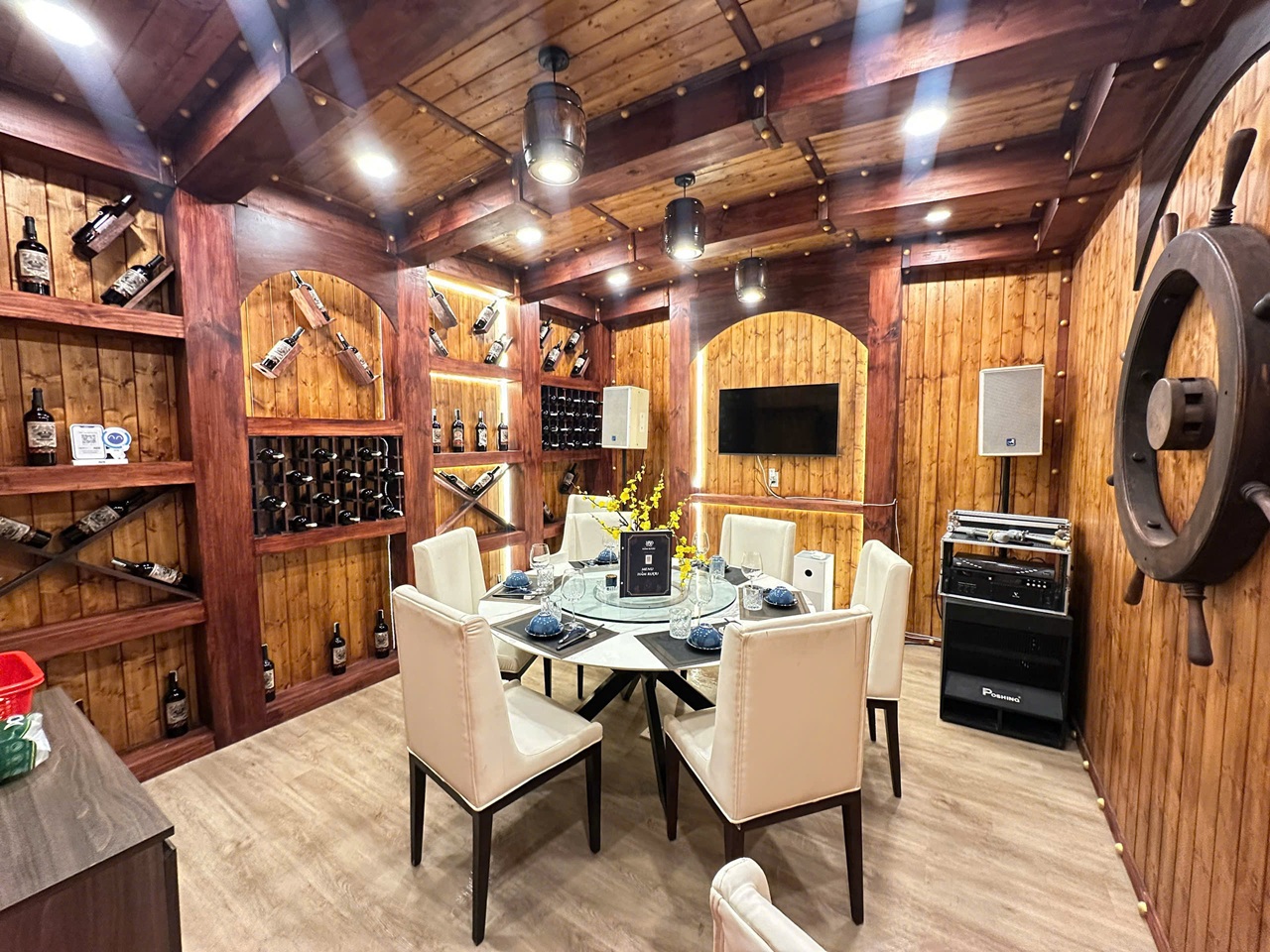 Nhà Hàng Hầm Rượu Hội Bàn Đào - 340 Lê Đức Thọ, Gò Vấp