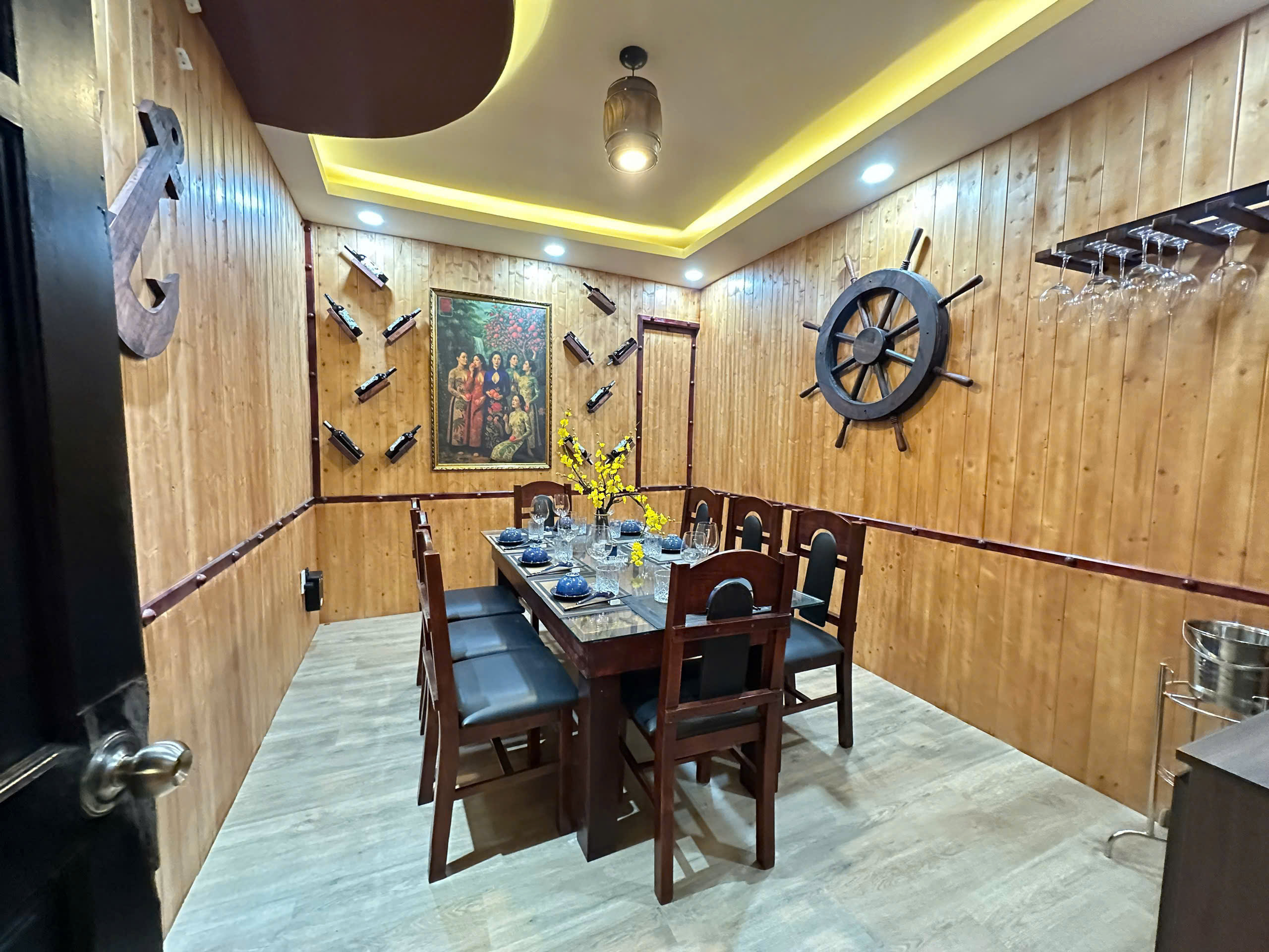 Nhà Hàng Hầm Rượu Hội Bàn Đào - 340 Lê Đức Thọ, Gò Vấp