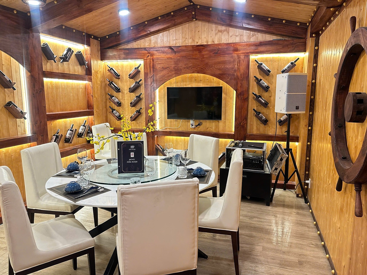 Nhà Hàng Hầm Rượu Hội Bàn Đào - 340 Lê Đức Thọ, Gò Vấp