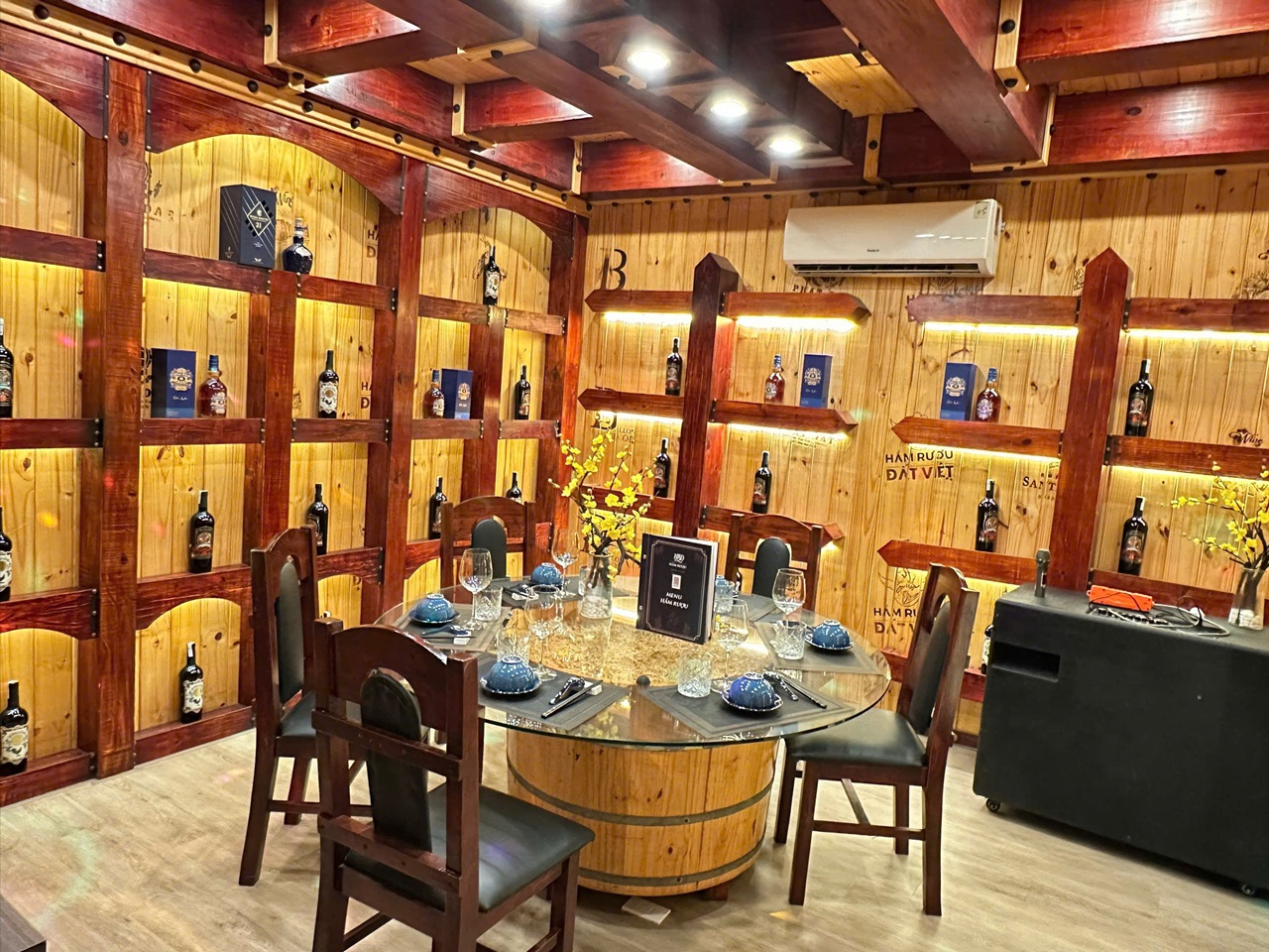 Nhà Hàng Hầm Rượu Hội Bàn Đào - 340 Lê Đức Thọ, Gò Vấp