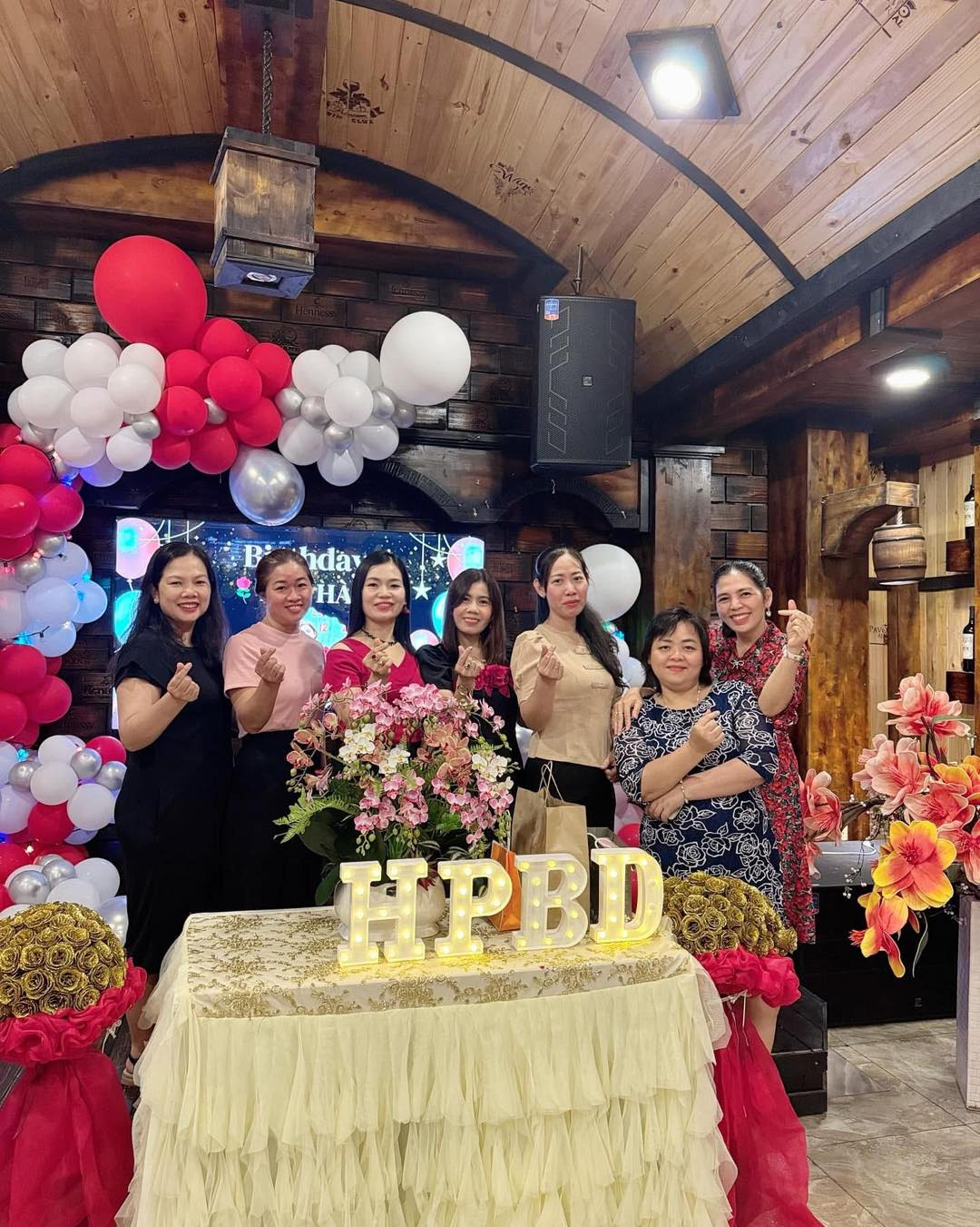 Nhà Hàng Hầm Rượu Karaoke Thuỷ Trúc - 186/81 Vườn Lài, Tân Phú