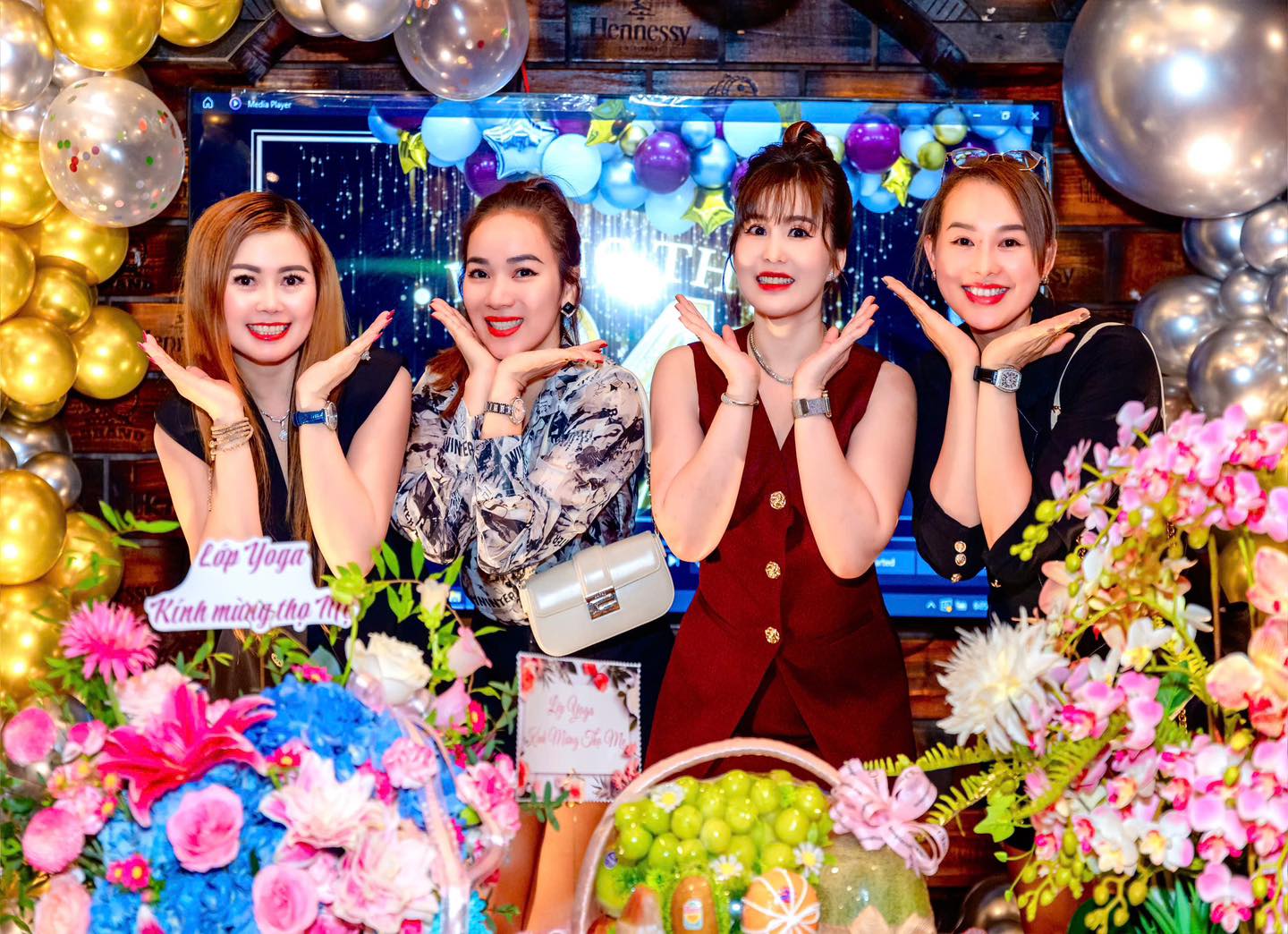 Nhà Hàng Hầm Rượu Karaoke Thuỷ Trúc - 186/81 Vườn Lài, Tân Phú