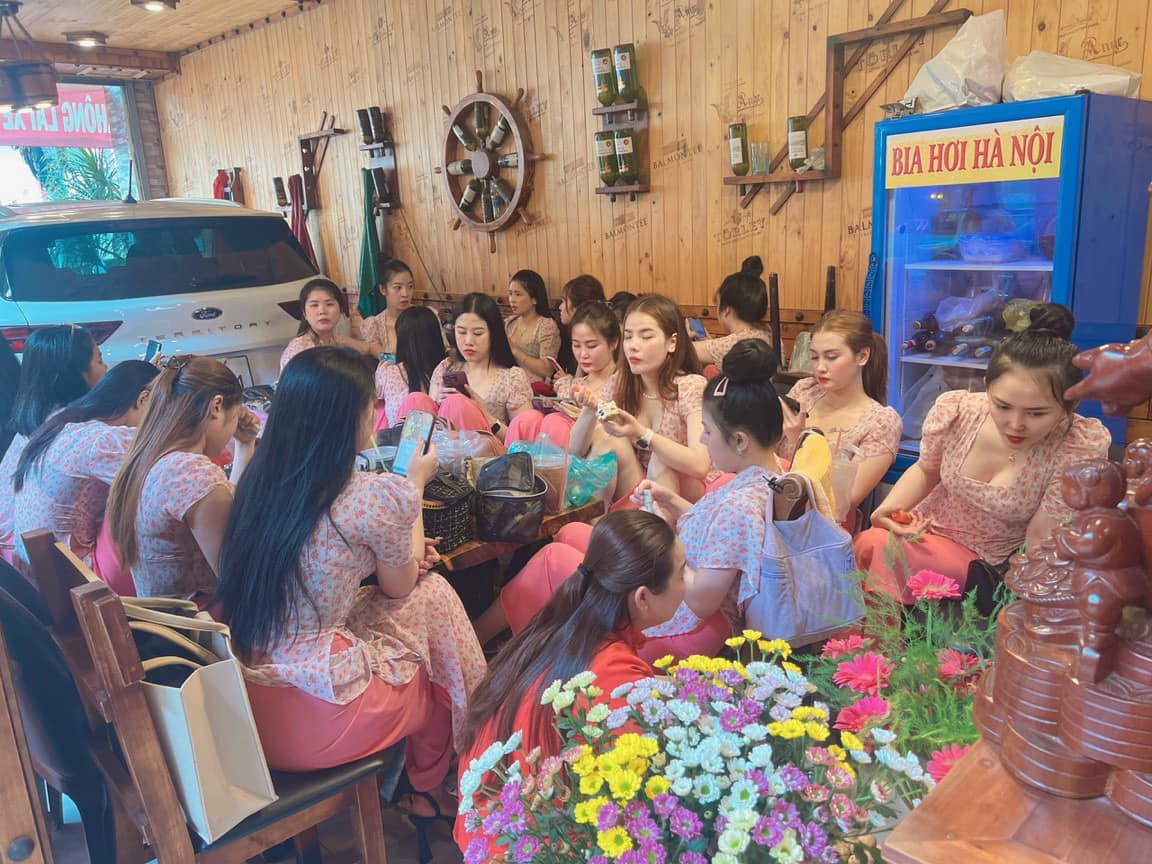 Nhà hàng Hàn Huyên - Số 2 Hồ Biểu Chánh, Quận Phú Nhuận