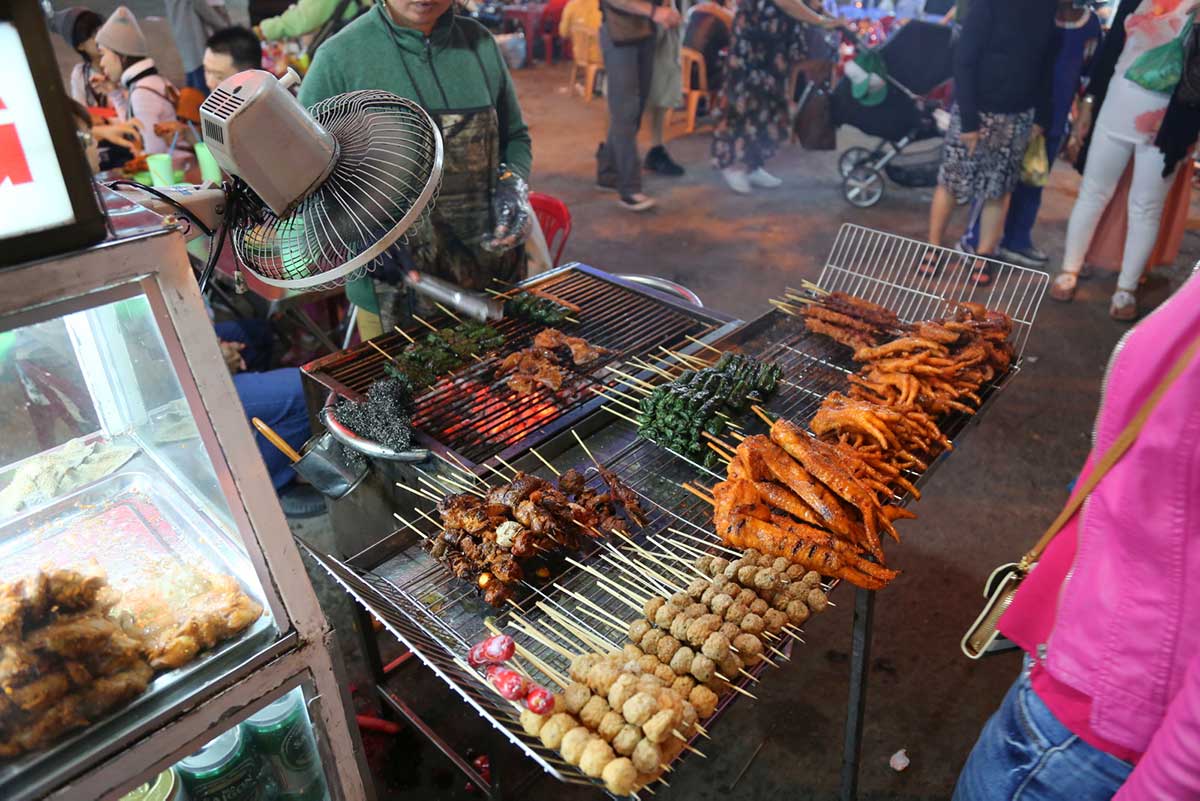 Phố Ẩm Thực - 662 Trường Chinh, Quận Tân Bình