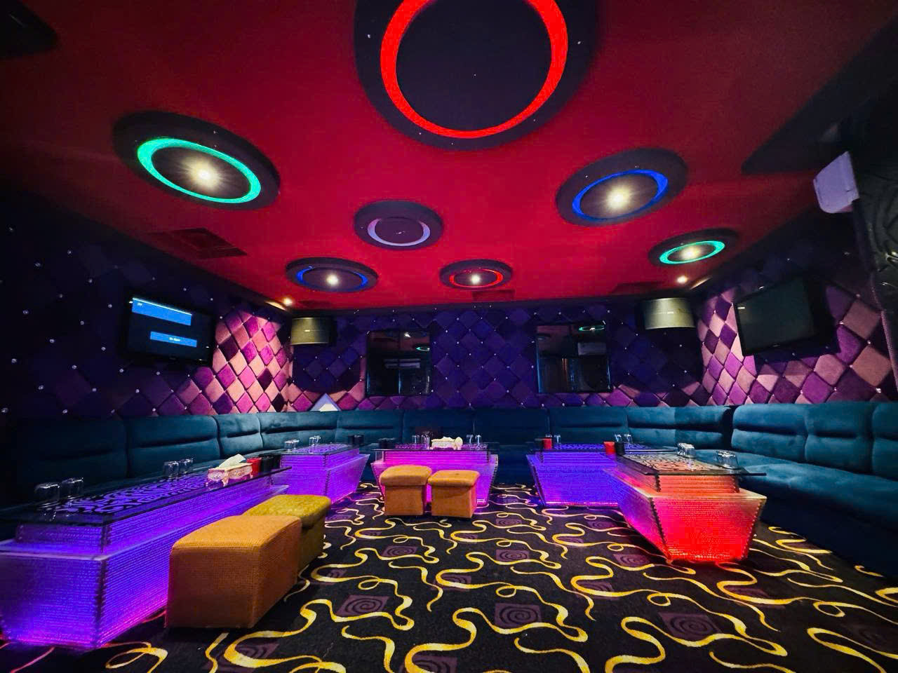 Karaoke 1127 KTV - 1127 Trần Hưng Đạo, Quận 5