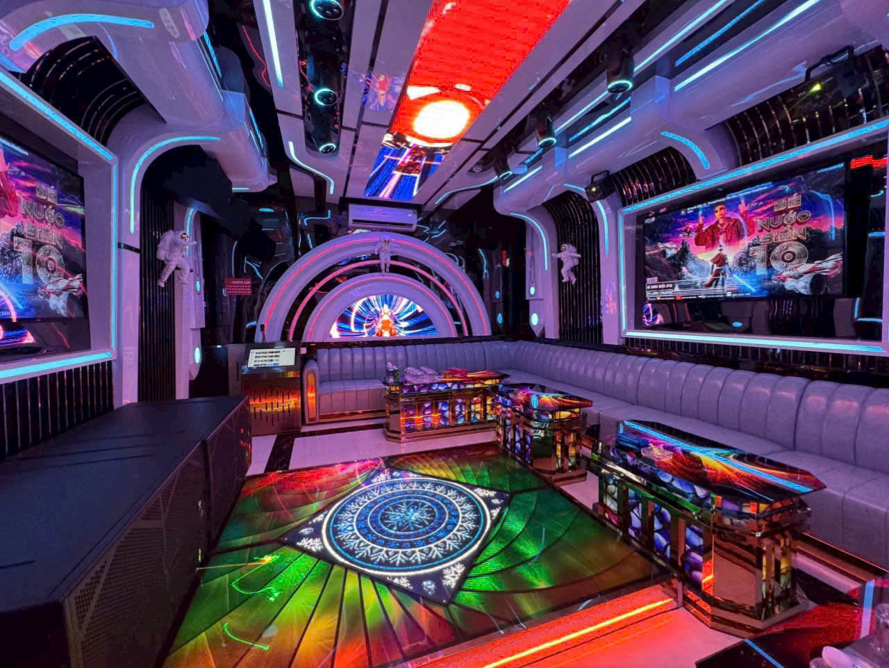 Karaoke Golden Bell - 750 Nguyễn Văn Quá, Quận 12