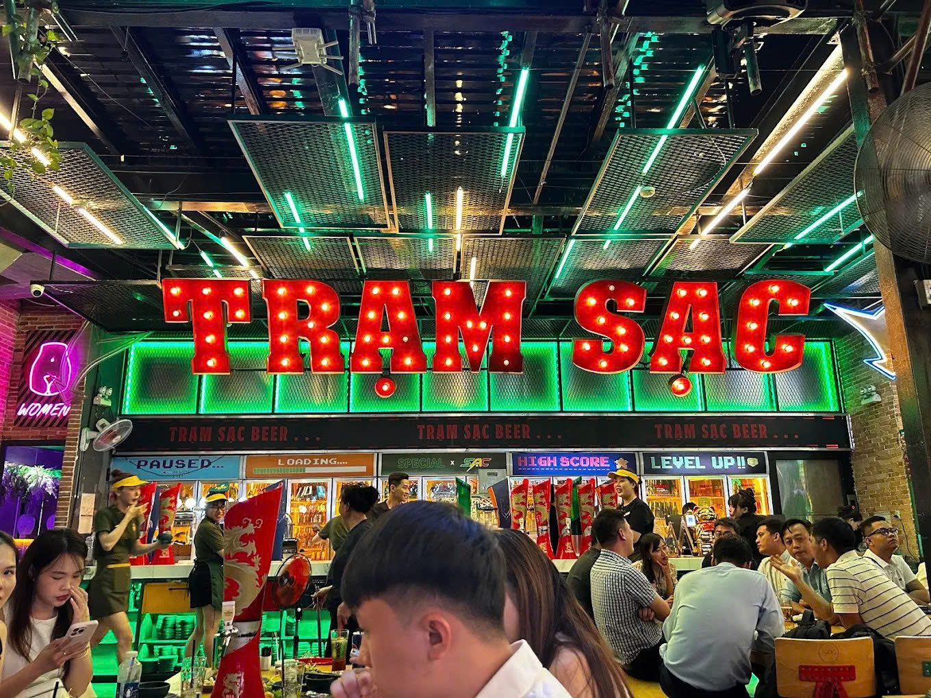 Sạc Station - 6 Trần Hưng Đạo, Quận 1