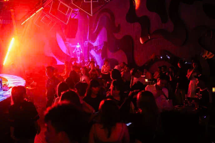 Shanghai Lounge - 8 Lê Hồng Phong, Vũng Tàu