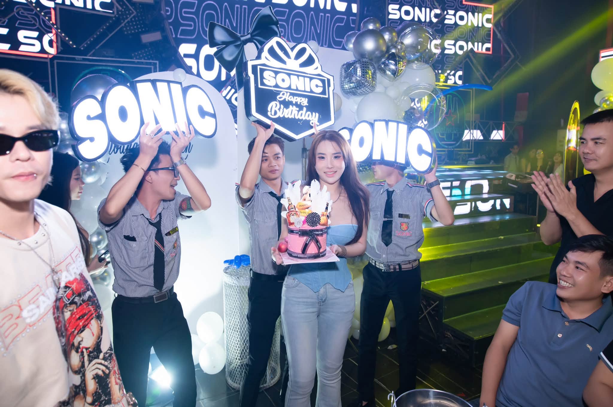 Sonic Beer Garden - 89 Tân Sơn Nhì