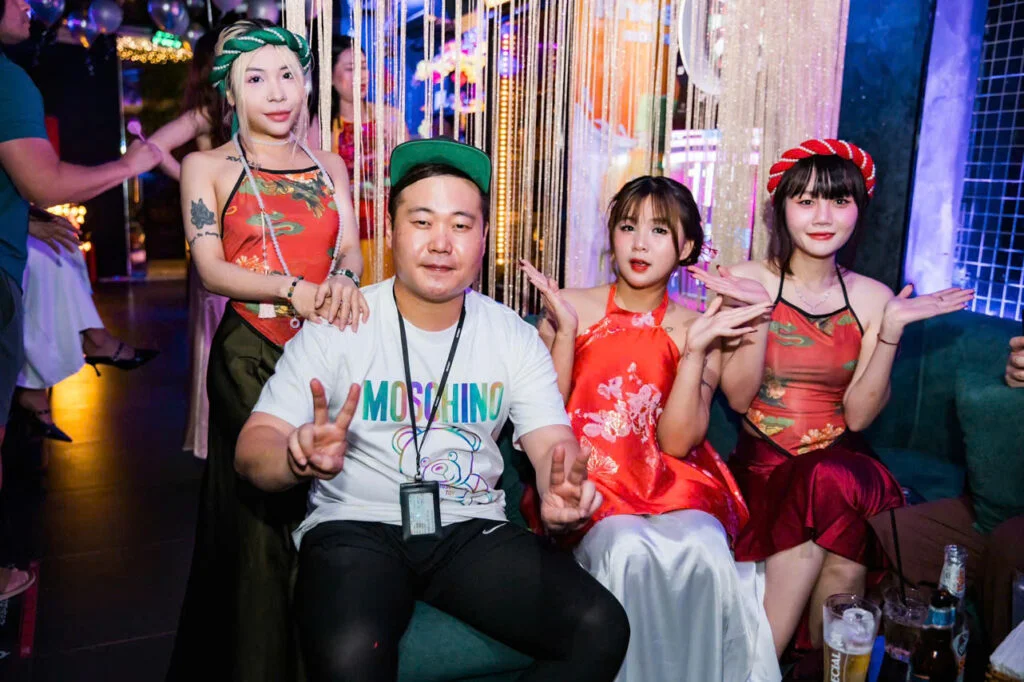 Sway Girl Bar & Lounge Ho Chi Minh City | Booking 0902599724