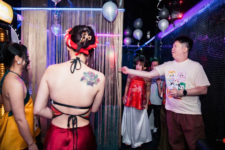 Sway Girl Bar & Lounge Ho Chi Minh City | Booking 0902599724