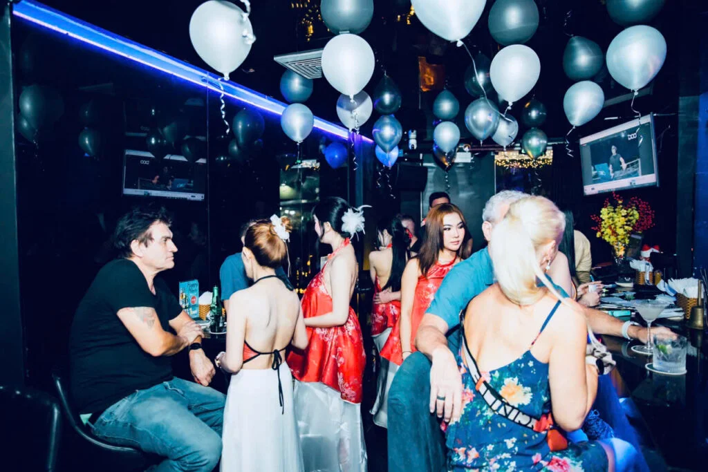 Sway Girl Bar & Lounge Ho Chi Minh City | Booking 0902599724