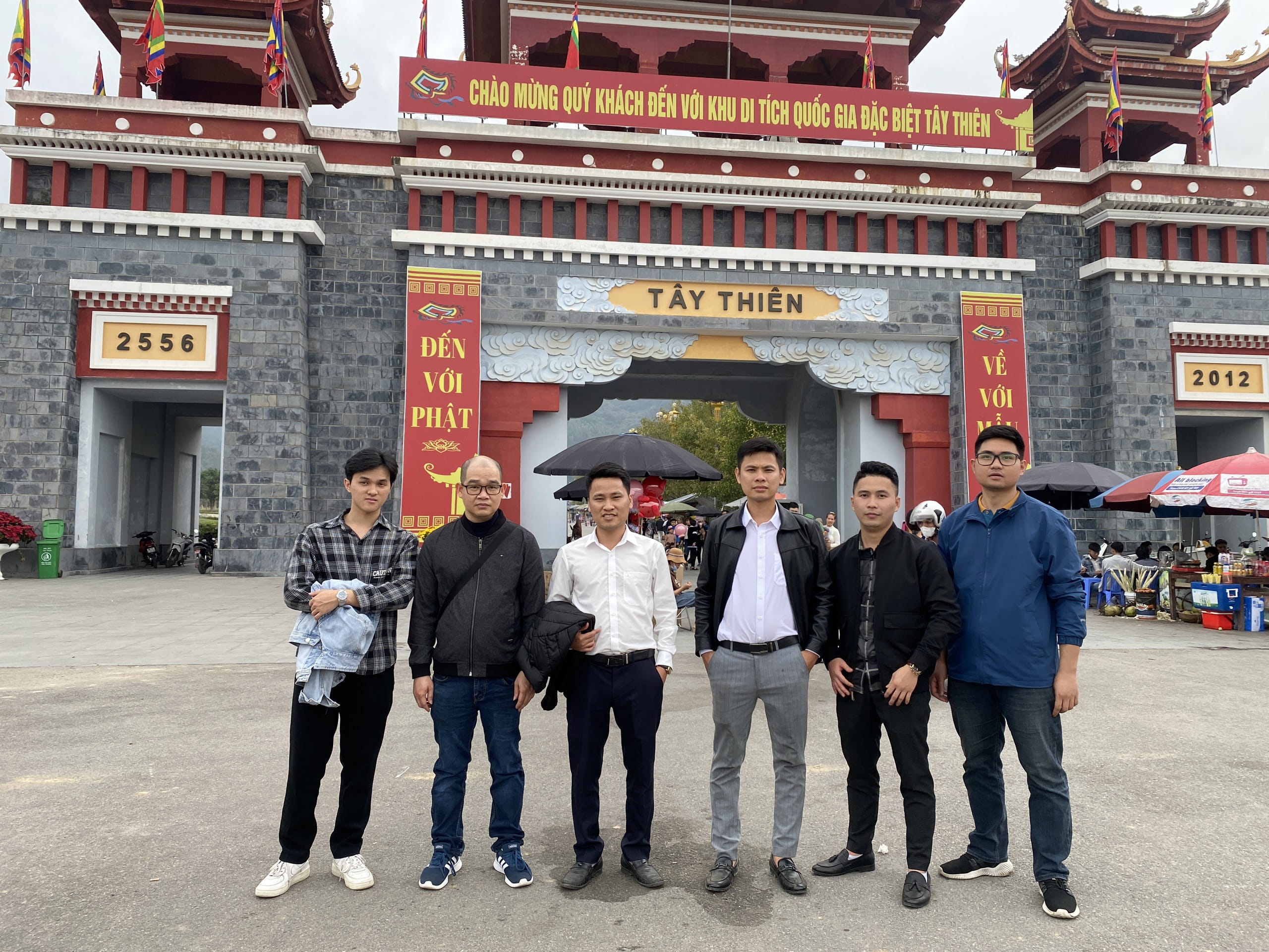 Đầu năm du xuân về thiền viện Trúc Lâm Tây Thiên
